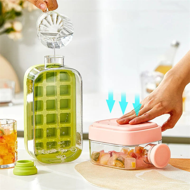 Ice Cube Tray With Straw – Ice Mold Bottle with Built-In Straw for Cold Drinks