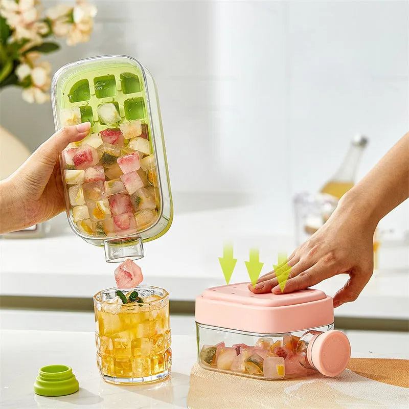 Ice Cube Tray With Straw – Ice Mold Bottle with Built-In Straw for Cold Drinks
