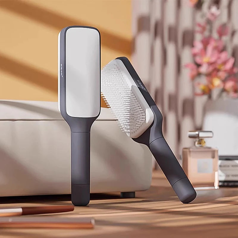 Retractable Hair Bristles Brush – Self-Cleaning for Easy Hair Detangling